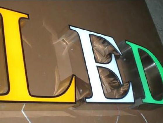 赣州介绍LED招牌的基础知识。